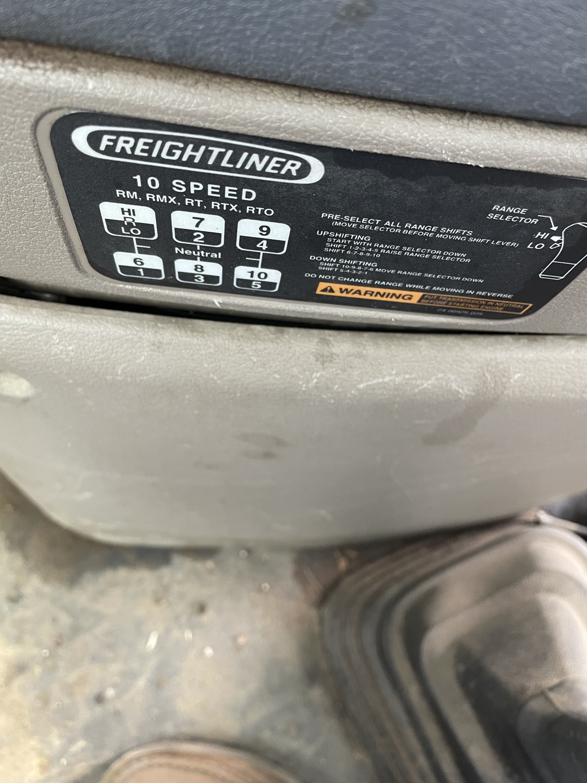 2012 FREIGHTLINER Cascadia - Image 10